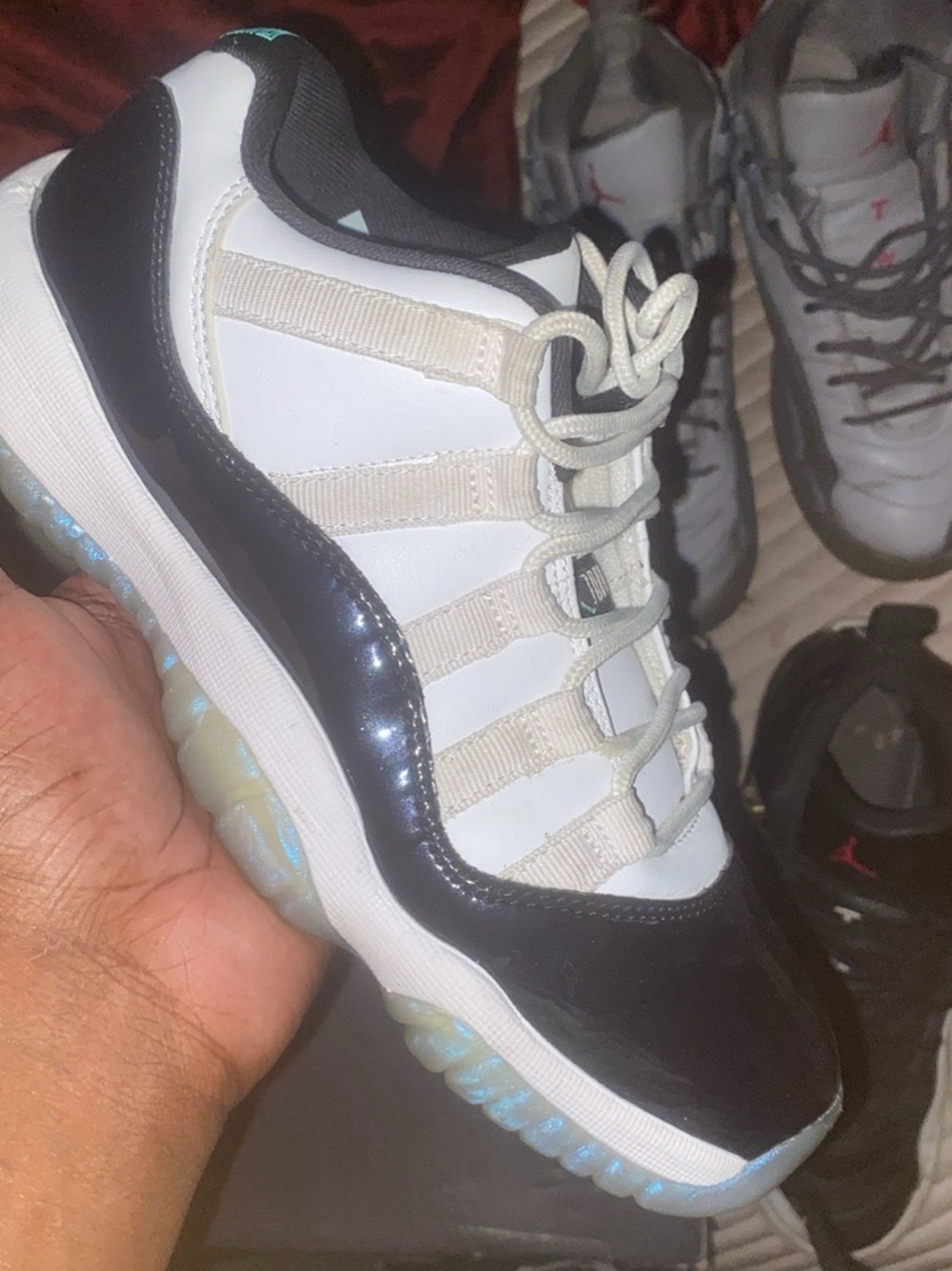Jordan Kids Low-Top Sneakers in White, Black & Cream